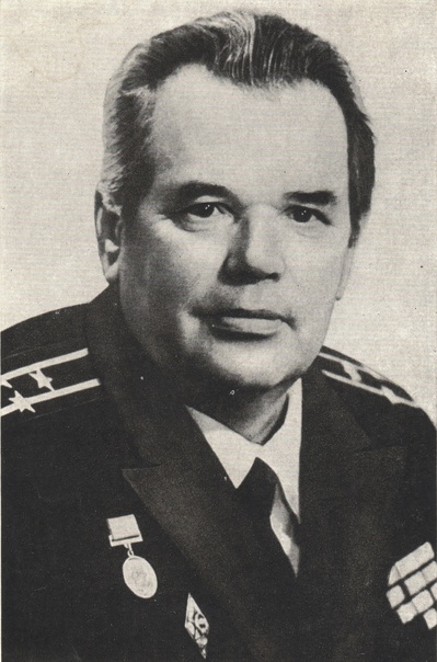 автор